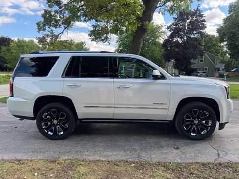 Used 2020 GMC Yukon Denali w/ Denali Ultimate Package AWD/4WD image 2
