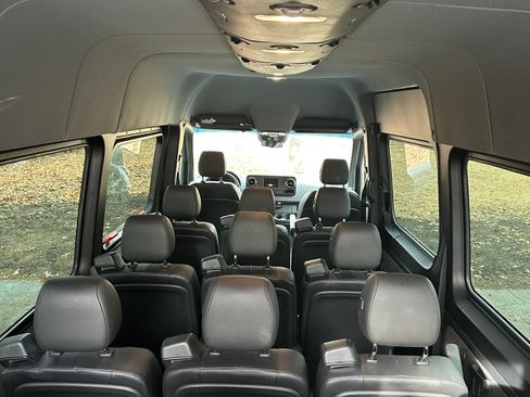 Used 2019 Mercedes-Benz Sprinter 2500 image 5