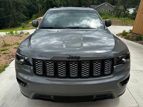 Used 2020 Jeep Grand Cherokee Altitude image 5