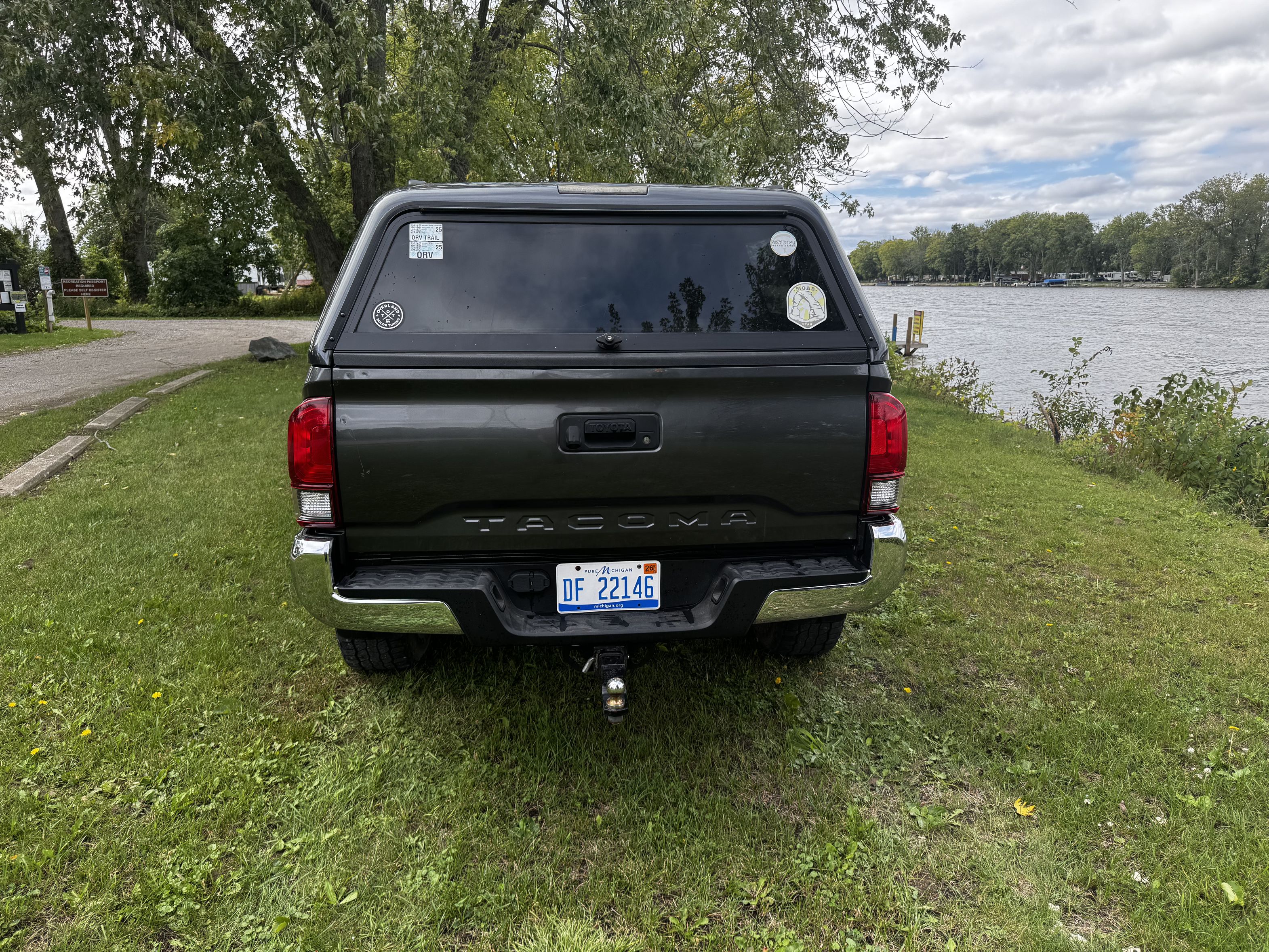 Used 2019 Toyota Tacoma SR5 AWD/4WD image 13