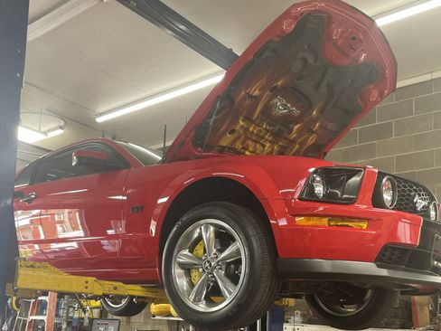 Used 2006 Ford Mustang GT Premium image 18