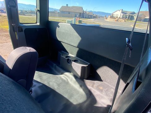 Used 2003 Chevrolet S10 Pickup Pickup 3D 6 ft image 16