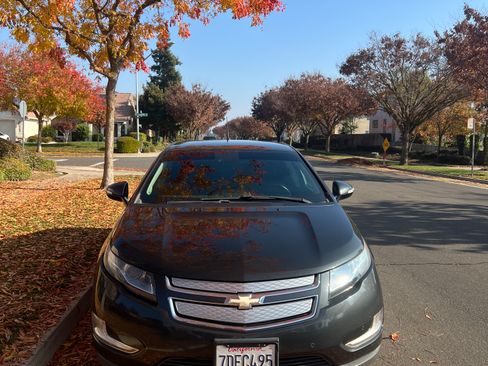 Used 2014 Chevrolet Volt Premium w/ Premium Trim Package image 1