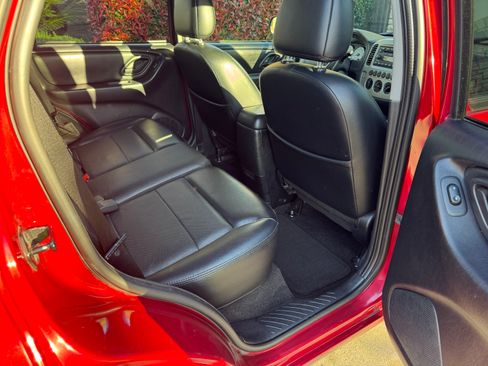 Used 2006 Ford Escape Limited image 6