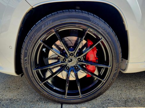 Used 2018 Jeep Grand Cherokee Trackhawk image 9