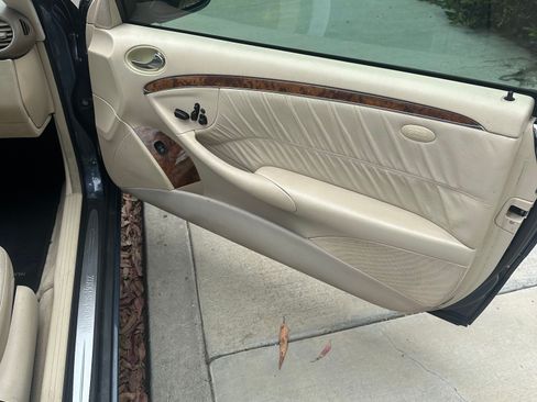 Used 2006 Mercedes-Benz CLK 350 Coupe image 8