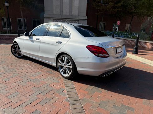 Used 2016 Mercedes-Benz C 300 Sedan image 4