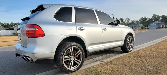 Used 2008 Porsche Cayenne Turbo AWD/4WD image 2