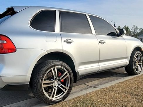 Used 2008 Porsche Cayenne Turbo AWD/4WD image 2