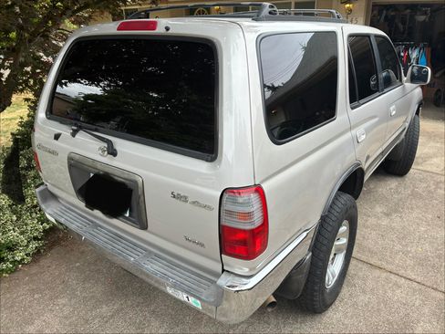 Used 1999 Toyota 4Runner SR5 AWD/4WD image 8