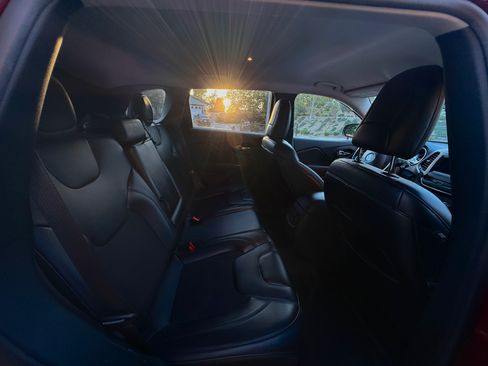 Used 2020 Jeep Cherokee Latitude Plus FWD image 8