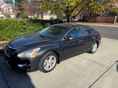 Used 2013 Nissan Altima 2.5 SV w/ 2.5SV Convenience Pkg