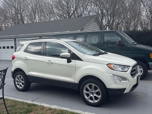 Used 2021 Ford EcoSport SE w/ SE Convenience Package image 5