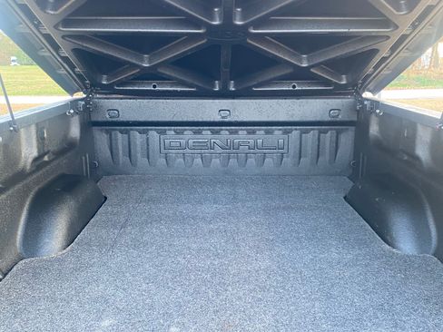 Used 2016 GMC Sierra 1500 Denali w/ Denali Ultimate Package image 9