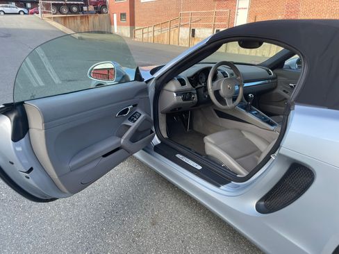 Used 2014 Porsche Boxster S RWD image 12