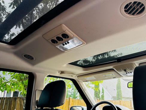 Used 2013 Land Rover LR4 HSE LUX image 26