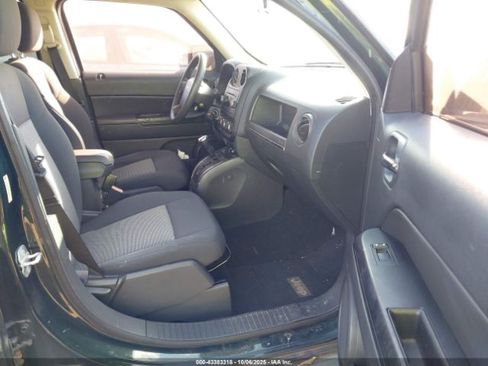 Used 2010 Jeep Patriot Sport image 13