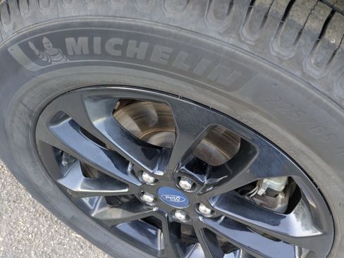 Used 2020 Ford Escape SE Sport image 17