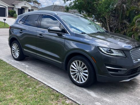 Used 2019 Lincoln MKC Premiere FWD image 2