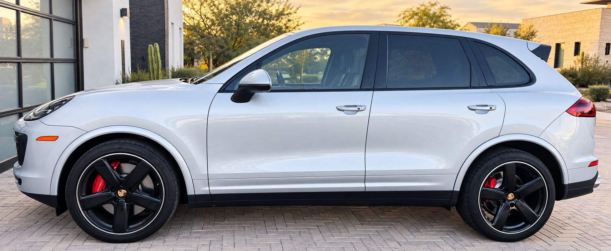 Used 2016 Porsche Cayenne AWD/4WD image 2