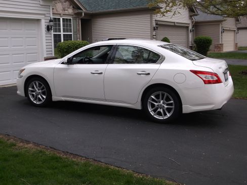 Used 2010 Nissan Maxima 3.5 S image 3