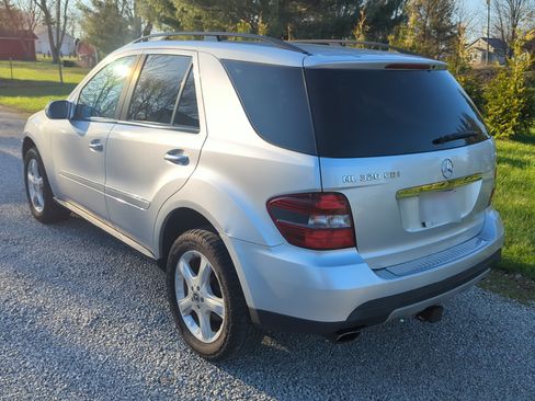 Used 2008 Mercedes-Benz ML 320 ML 320 CDI Sport Utility 4D image 4