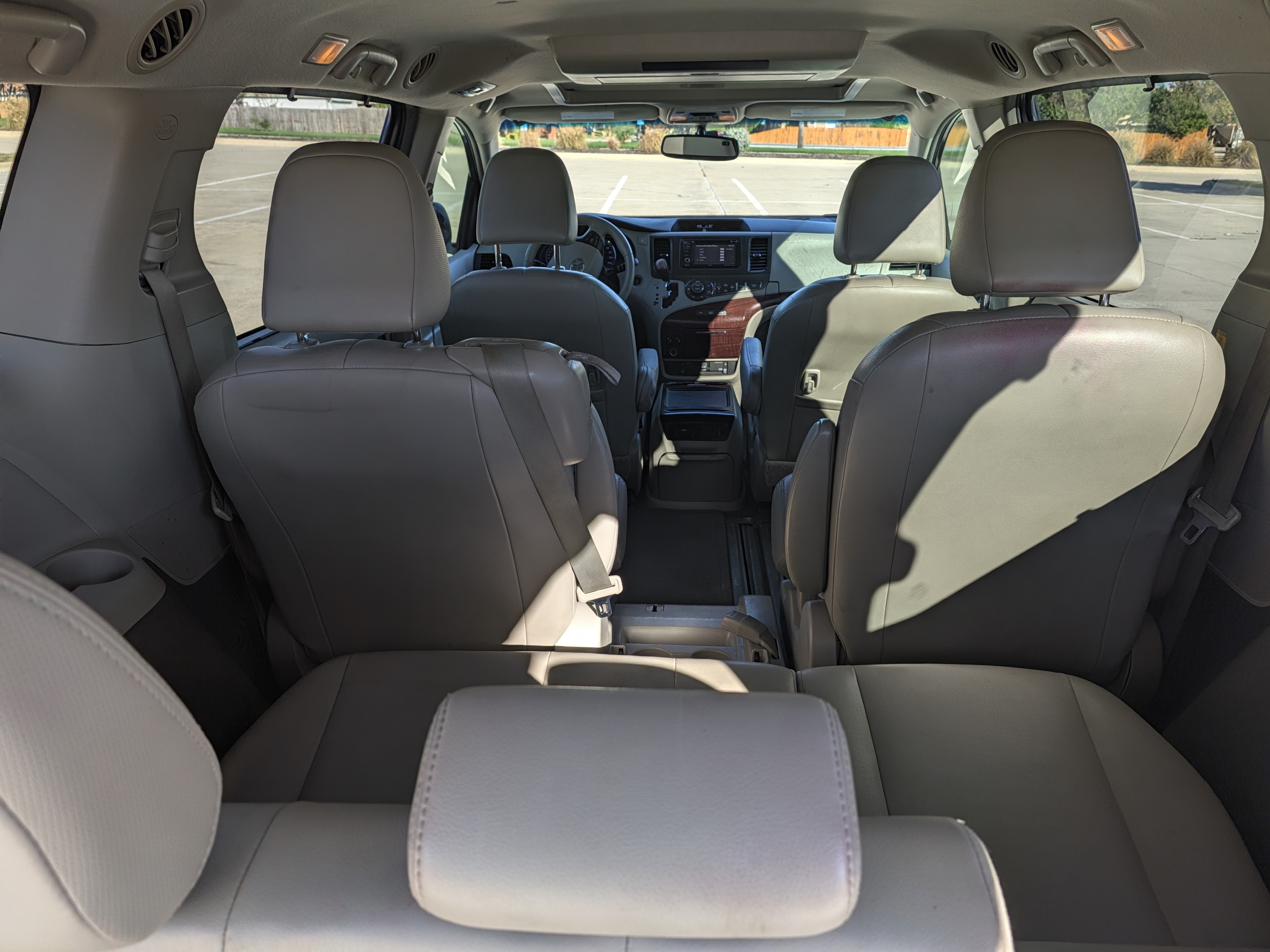 Used 2013 Toyota Sienna XLE w/ Entertainment Pkg FWD image 9