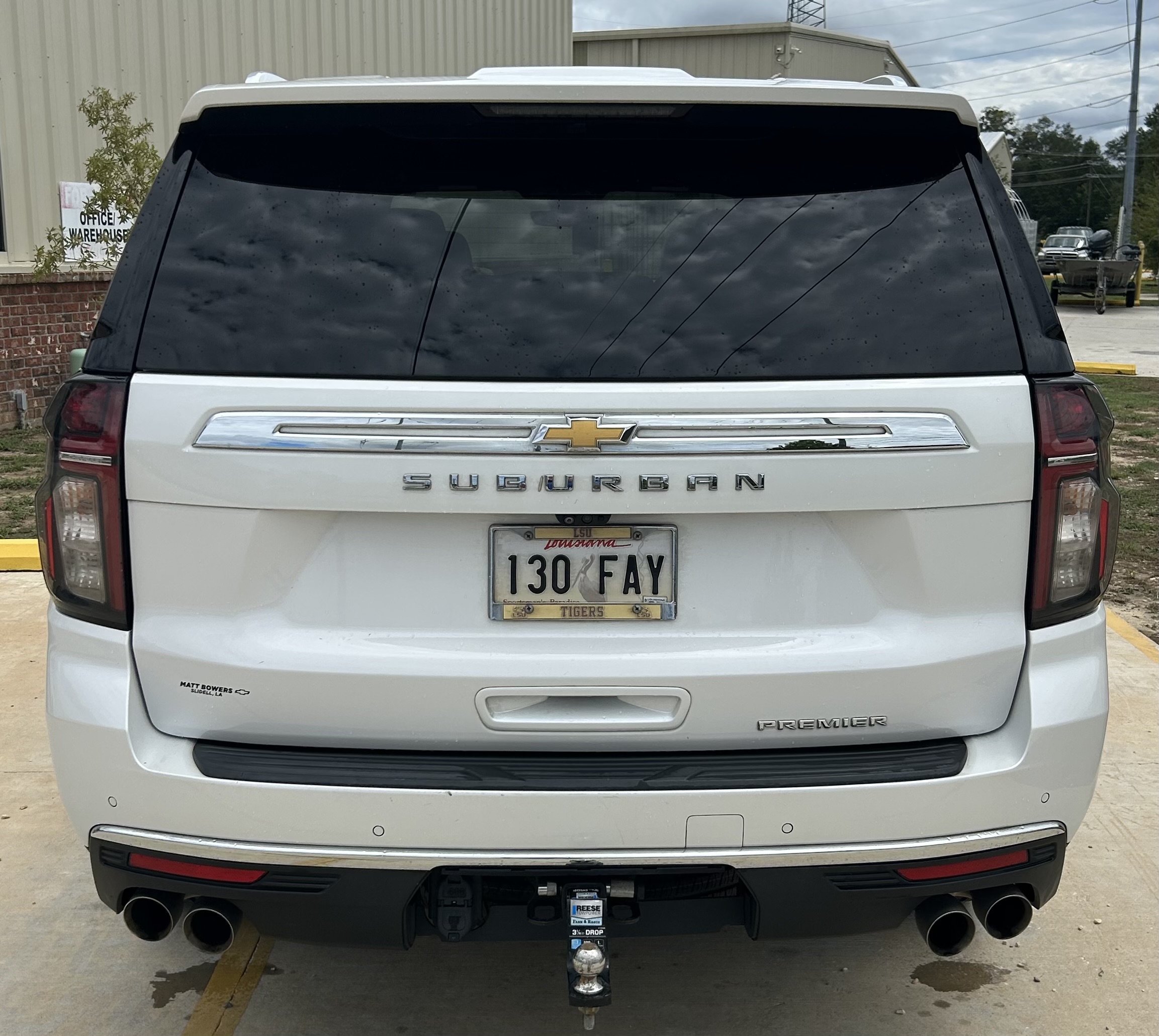 Used 2022 Chevrolet Suburban Premier w/ Premium Package 2 AWD/4WD image 8