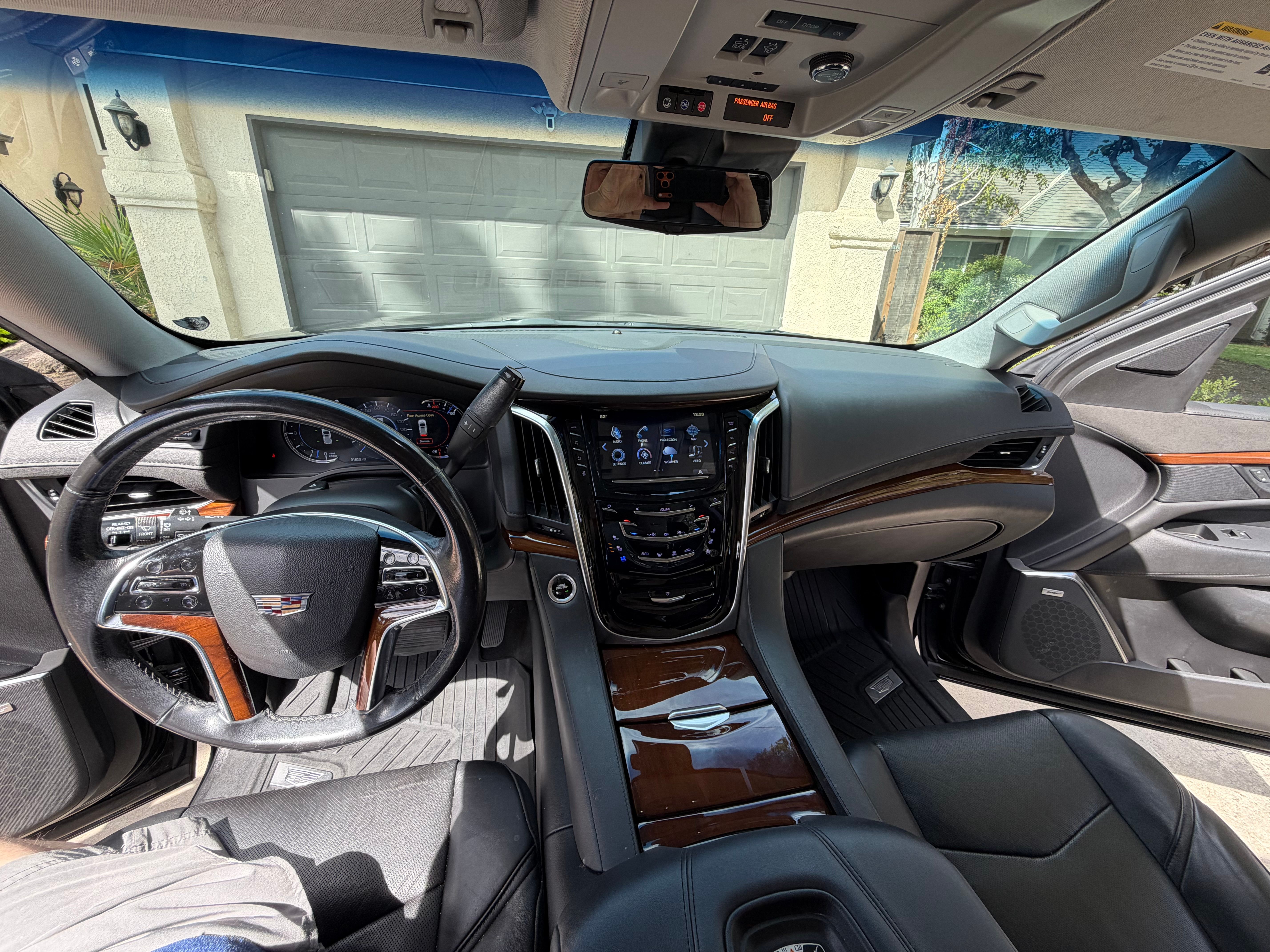 Used 2019 Cadillac Escalade ESV Premium Luxury AWD/4WD image 14