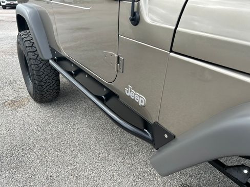 Used 2005 Jeep Wrangler Unlimited Rubicon w/ Sahara Edition Group image 8