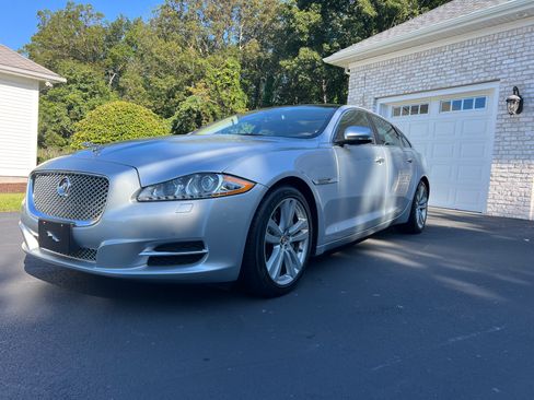 Used 2011 Jaguar XJ L image 2