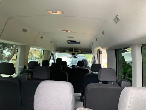Used 2017 Ford Transit 350 XLT RWD image 12