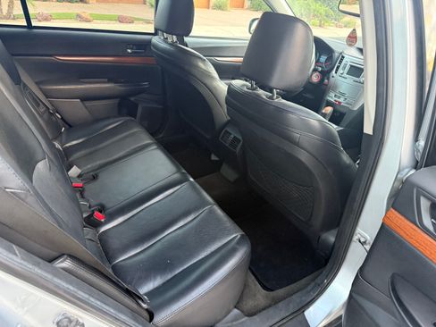 Used 2013 Subaru Outback 2.5i Limited w/ Moonroof Pkg image 10