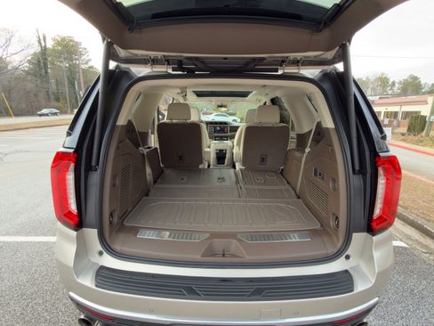 Used 2023 GMC Yukon Denali image 14