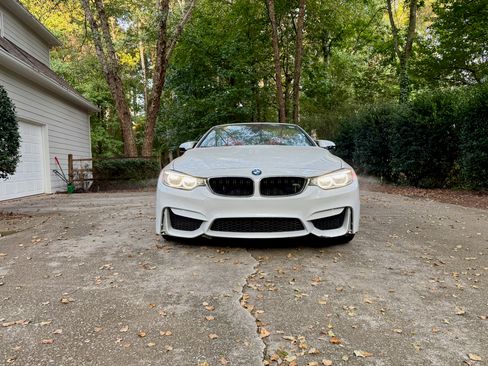 Used 2015 BMW M4 Convertible image 2