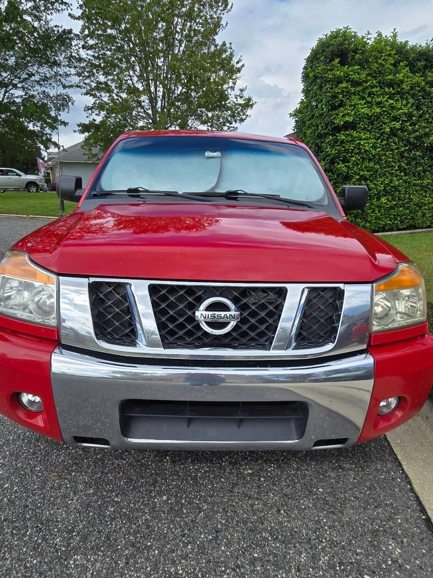 Used 2012 Nissan Titan SV w/ SV Value Truck Pkg RWD image 1
