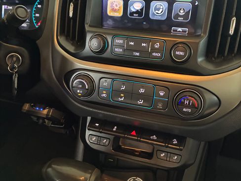 Used 2017 Chevrolet Colorado Z71 image 10