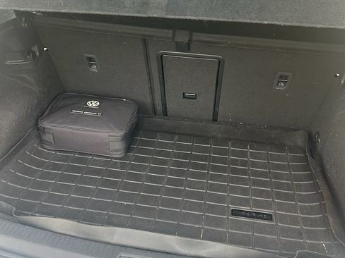 Used 2016 Volkswagen Golf SE w/ Lighting Package image 10