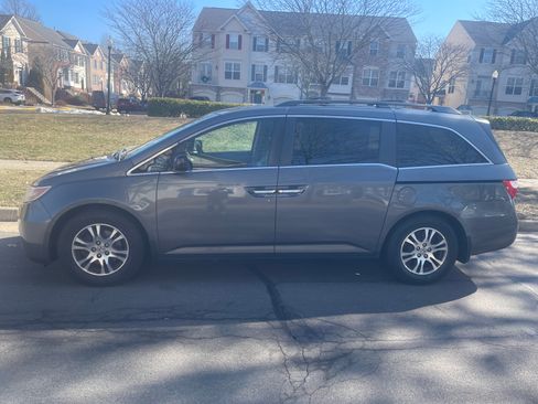 Used 2012 Honda Odyssey EX image 1