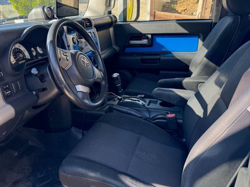 Used 2007 Toyota FJ Cruiser 4WD image 8