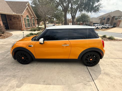 Used 2016 MINI Cooper 2-Door Hardtop image 6