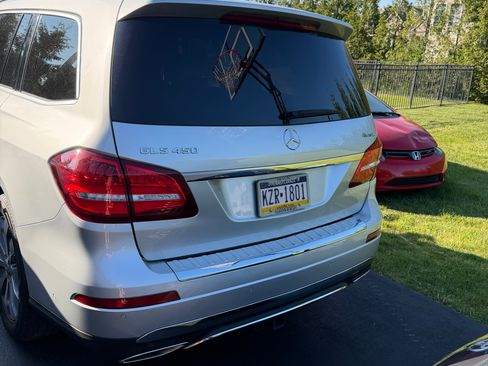 Used 2019 Mercedes-Benz GLS 450 4MATIC image 2