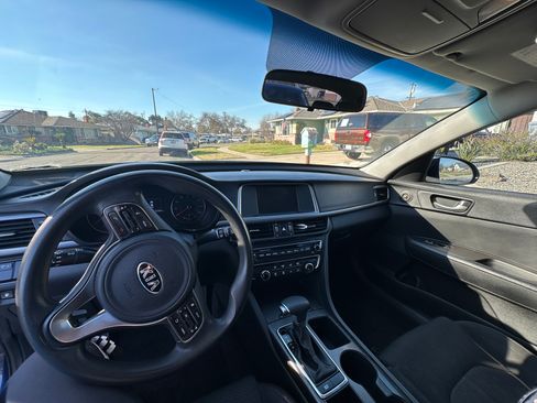 Used 2018 Kia Optima LX image 12
