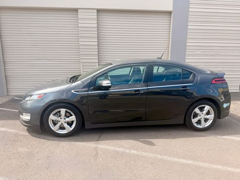 Used 2014 Chevrolet Volt Premium w/ Premium Trim Package image 9