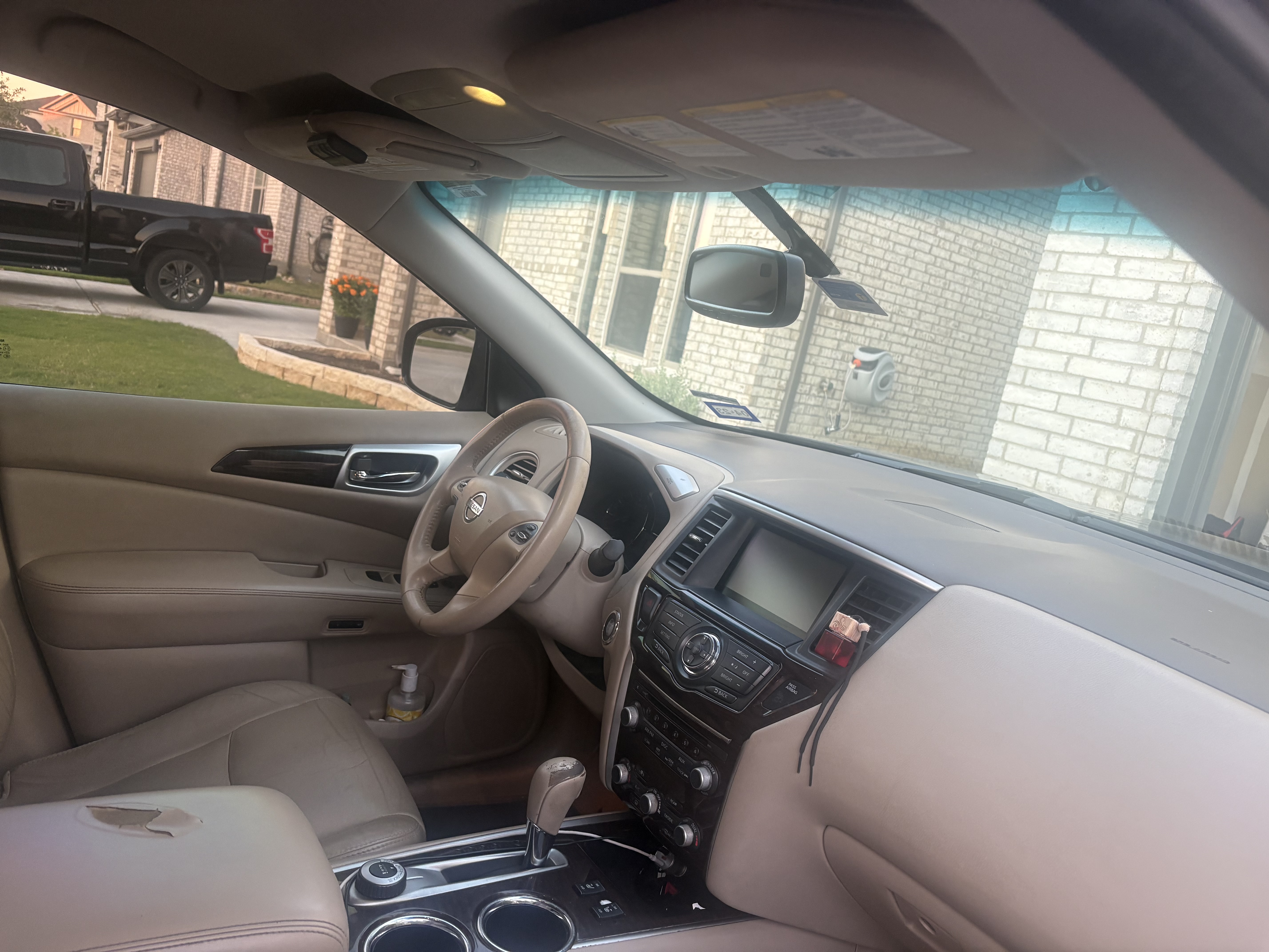 Used 2014 Nissan Pathfinder SL w/ Trailer Tow Package AWD/4WD image 4