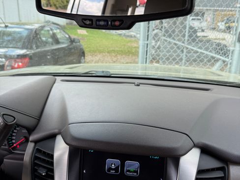 Used 2017 GMC Yukon SLT image 31