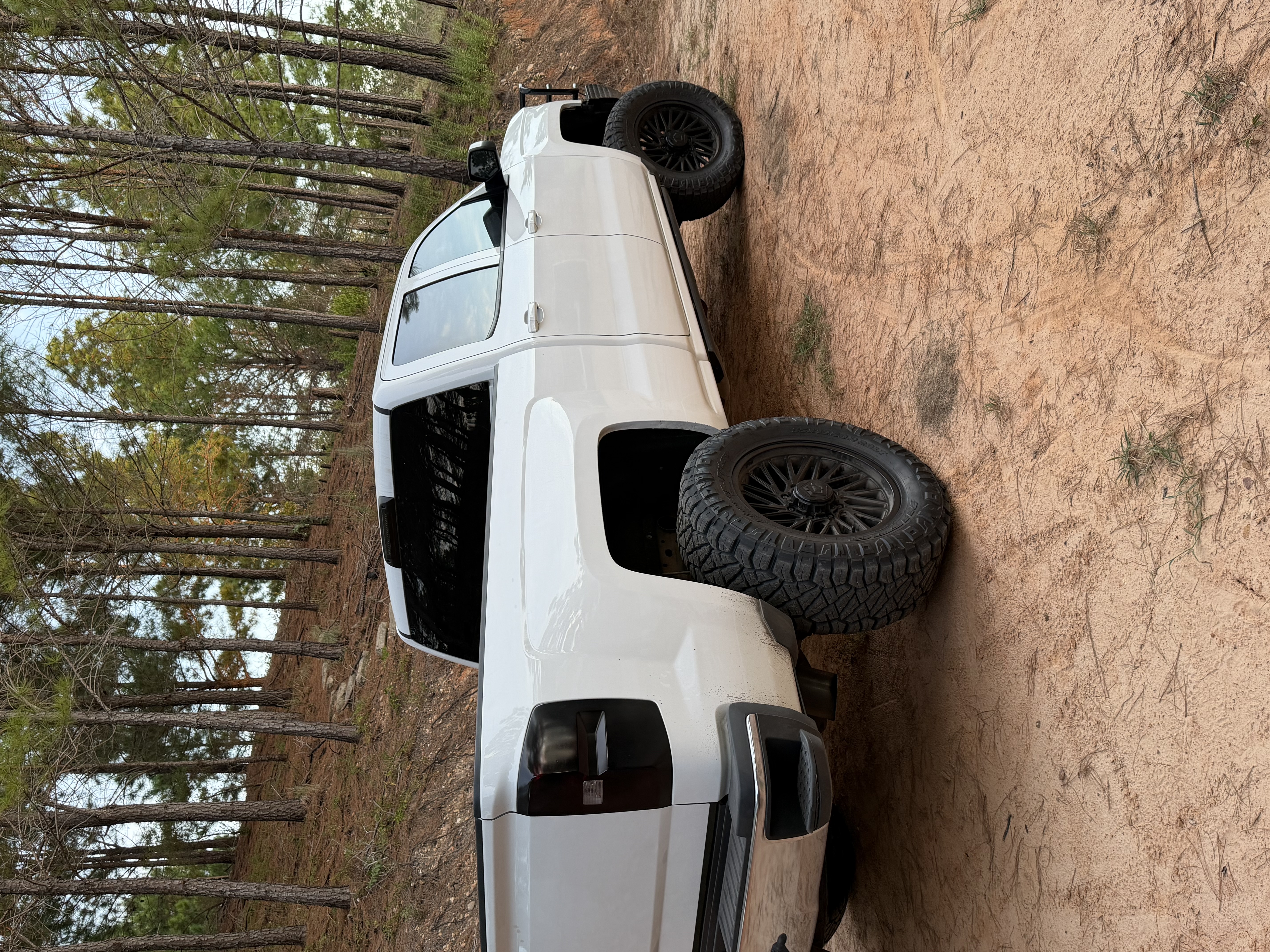 Used 2015 Chevrolet Silverado 2500 LT AWD/4WD image 2