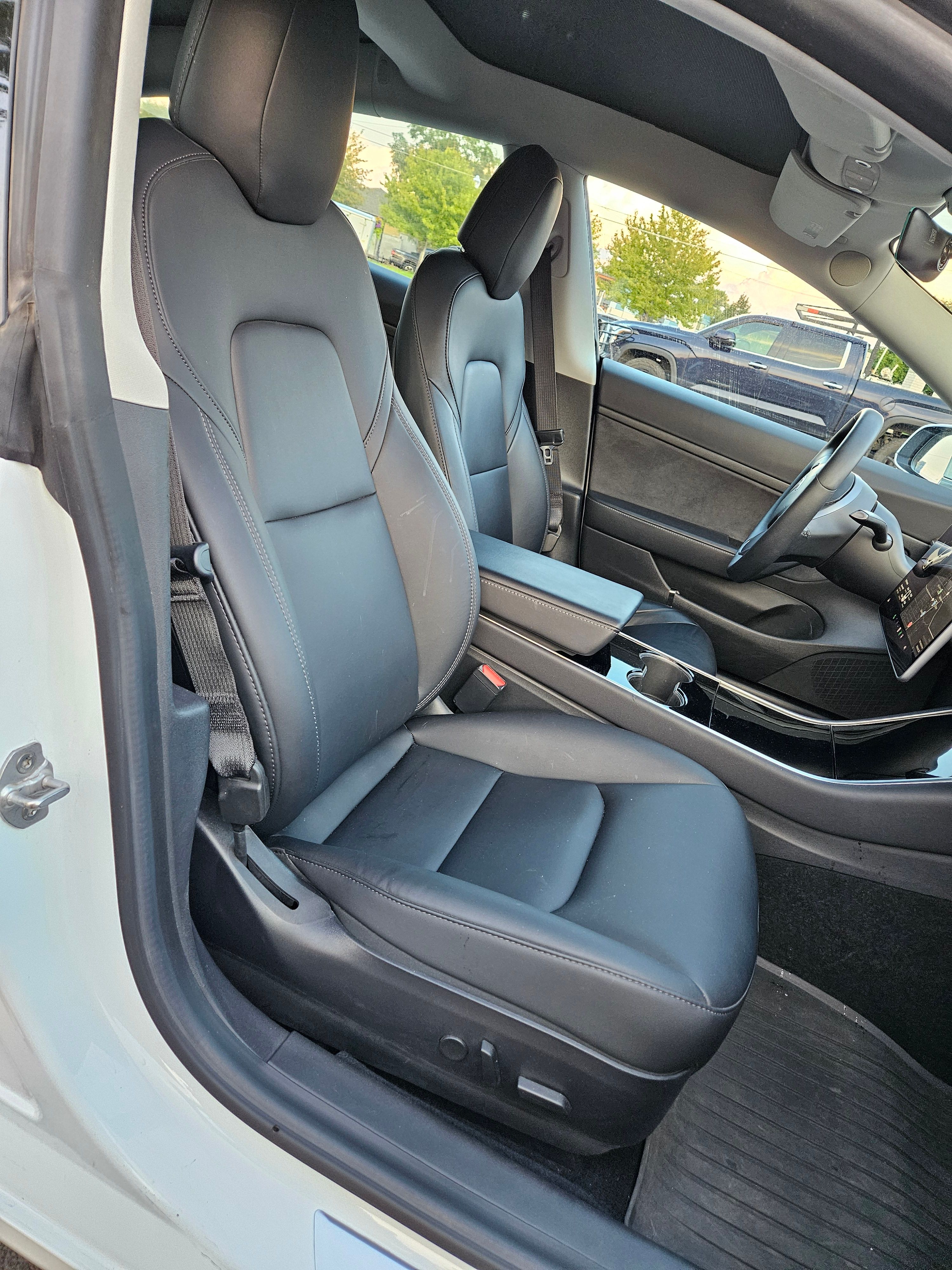 Used 2020 Tesla Model 3 Standard Range Plus RWD image 11