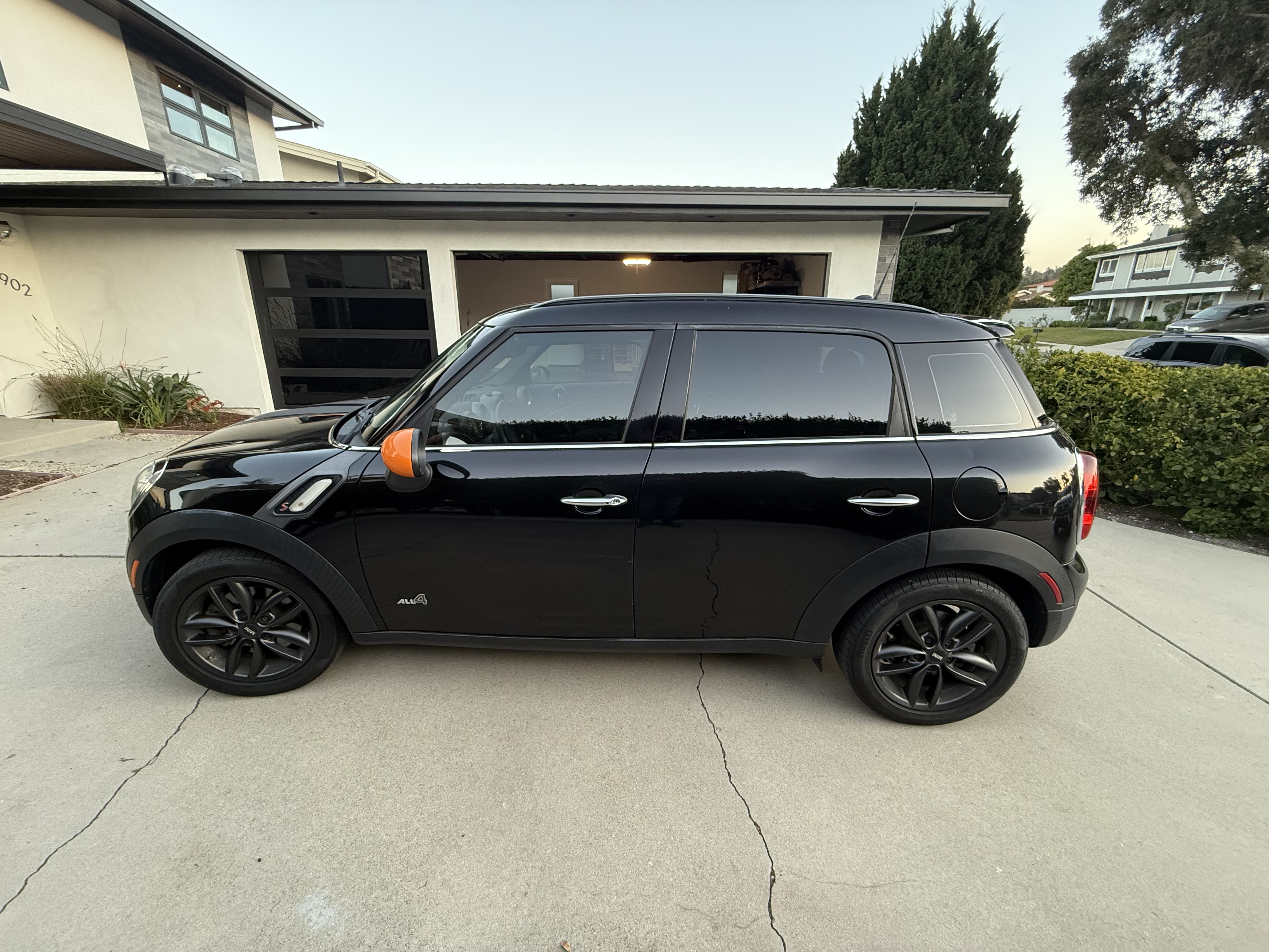 Used 2012 MINI Cooper Countryman S w/ Technology Pkg AWD/4WD image 2