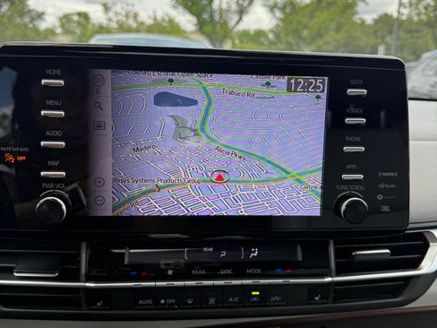 Used 2021 Toyota Sienna XLE w/ XLE Plus Package image 8